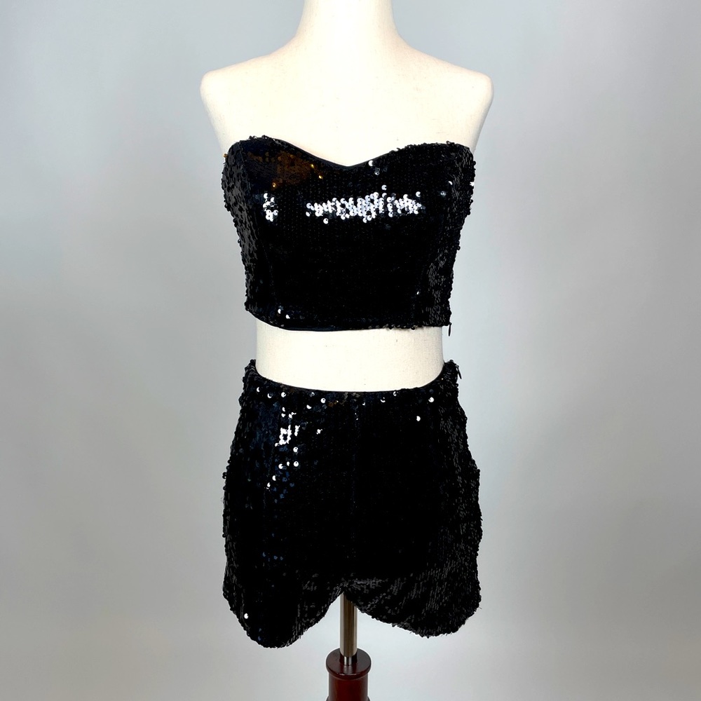 Two Piece “Estella” Sequined Set by Superdown